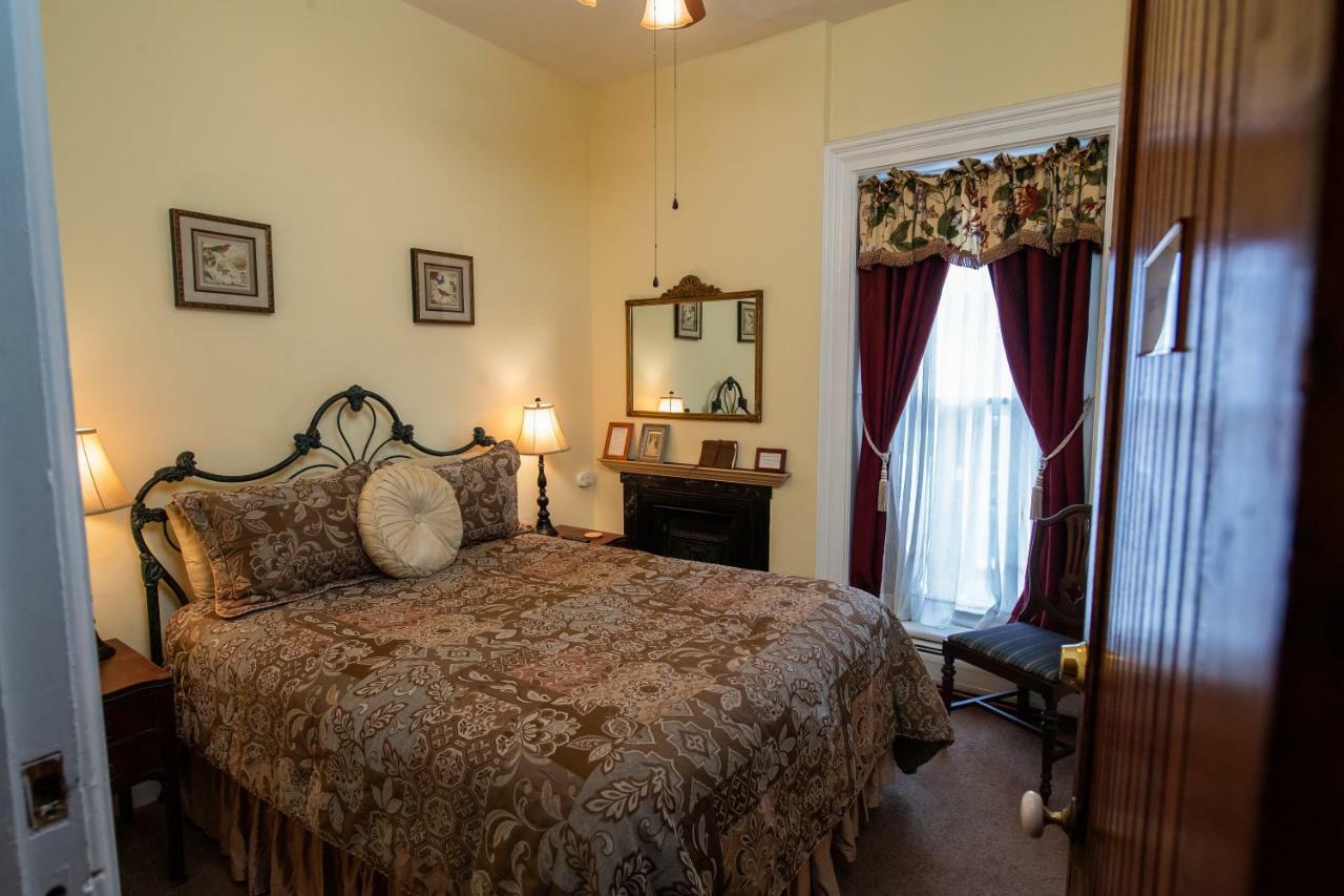 Spencer House Bed & Breakfast Эри Экстерьер фото